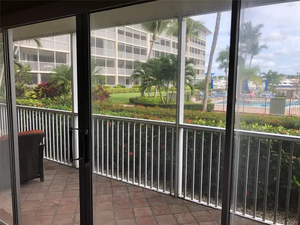 $1,900 | 400 North Federal Highway, Unit 108, Deerfield Beach, FL 33441