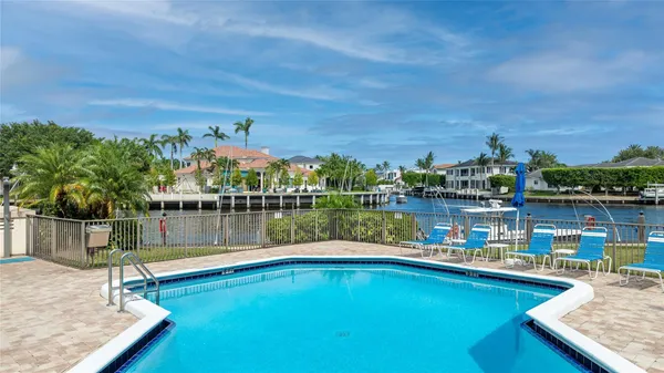 $1,900 | 400 North Federal Highway, Unit 108, Deerfield Beach, FL 33441