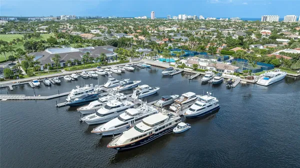 $1,900 | 400 North Federal Highway, Unit 108, Deerfield Beach, FL 33441