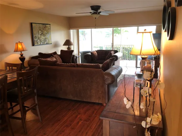 $1,900 | 400 North Federal Highway, Unit 108, Deerfield Beach, FL 33441