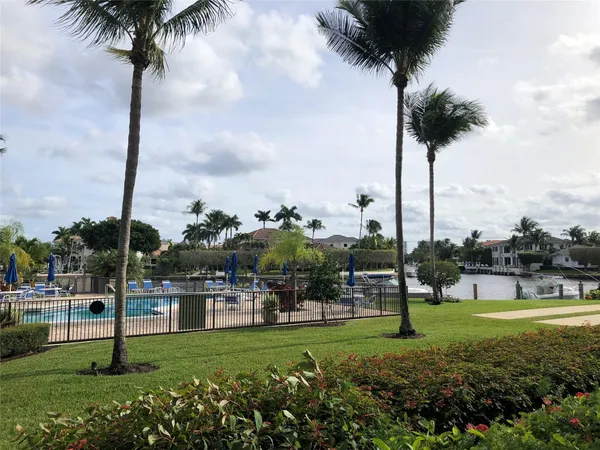 $1,900 | 400 North Federal Highway, Unit 108, Deerfield Beach, FL 33441