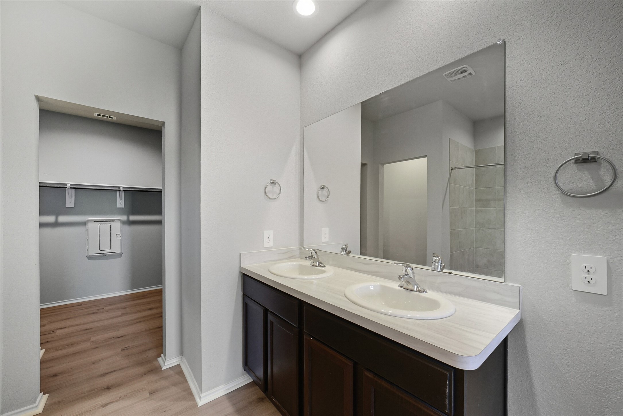 16524 Cascading Pnes Court Conroe, TX 77302 - Photo 19 of 34 His and her sink.