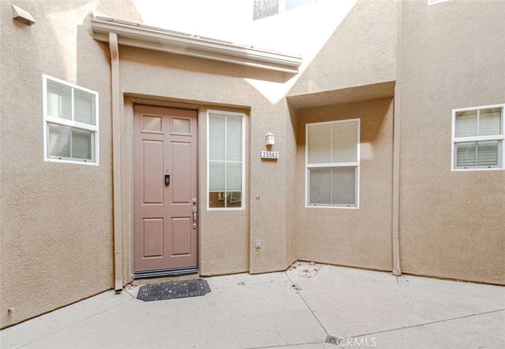 25562 Huxley Drive Stevenson Ranch, CA 91381 - Photo 2 of 24