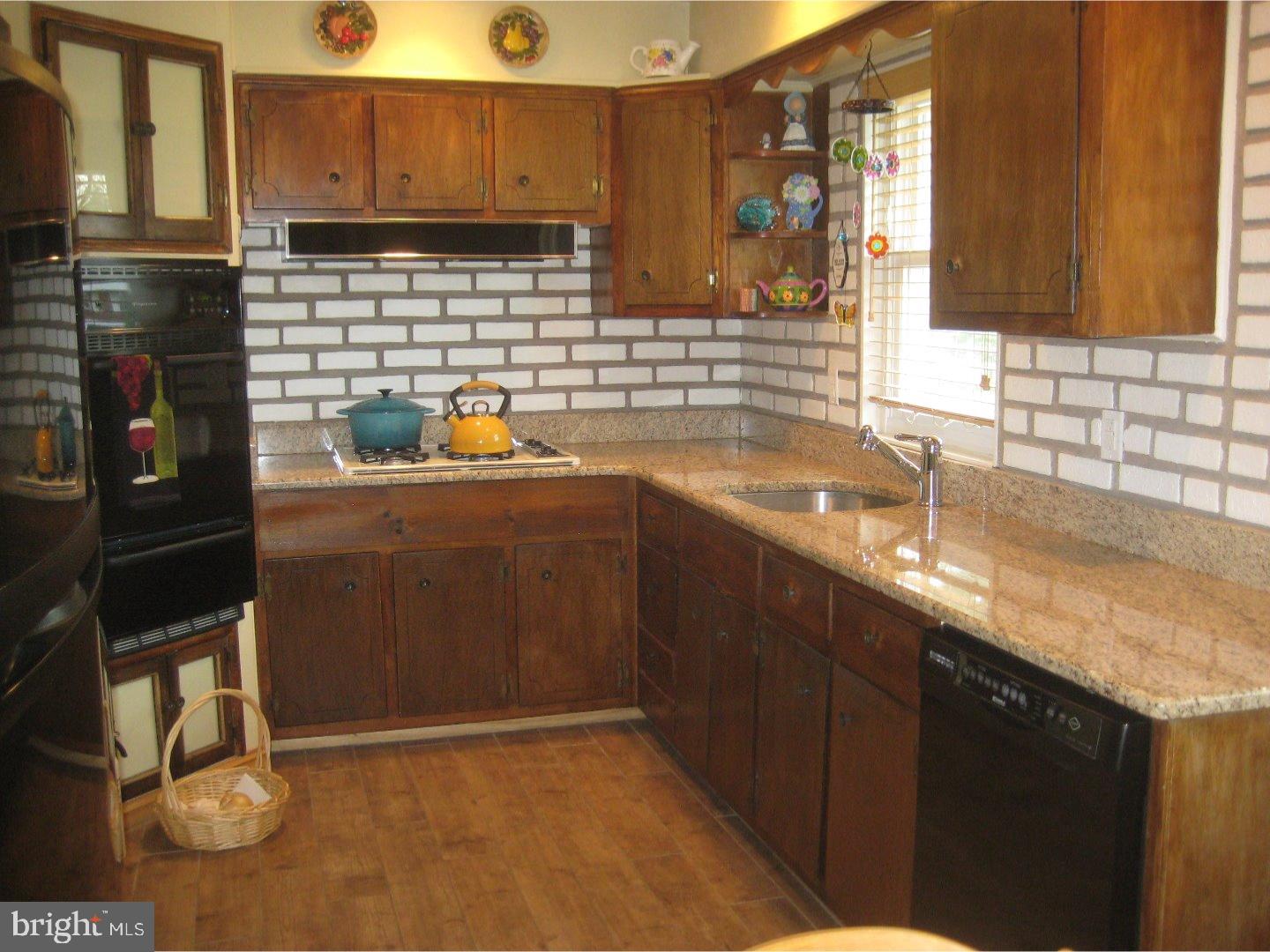 2733 Northview Street Philadelphia, PA 19152 - Photo 9 of 25 Kitchen