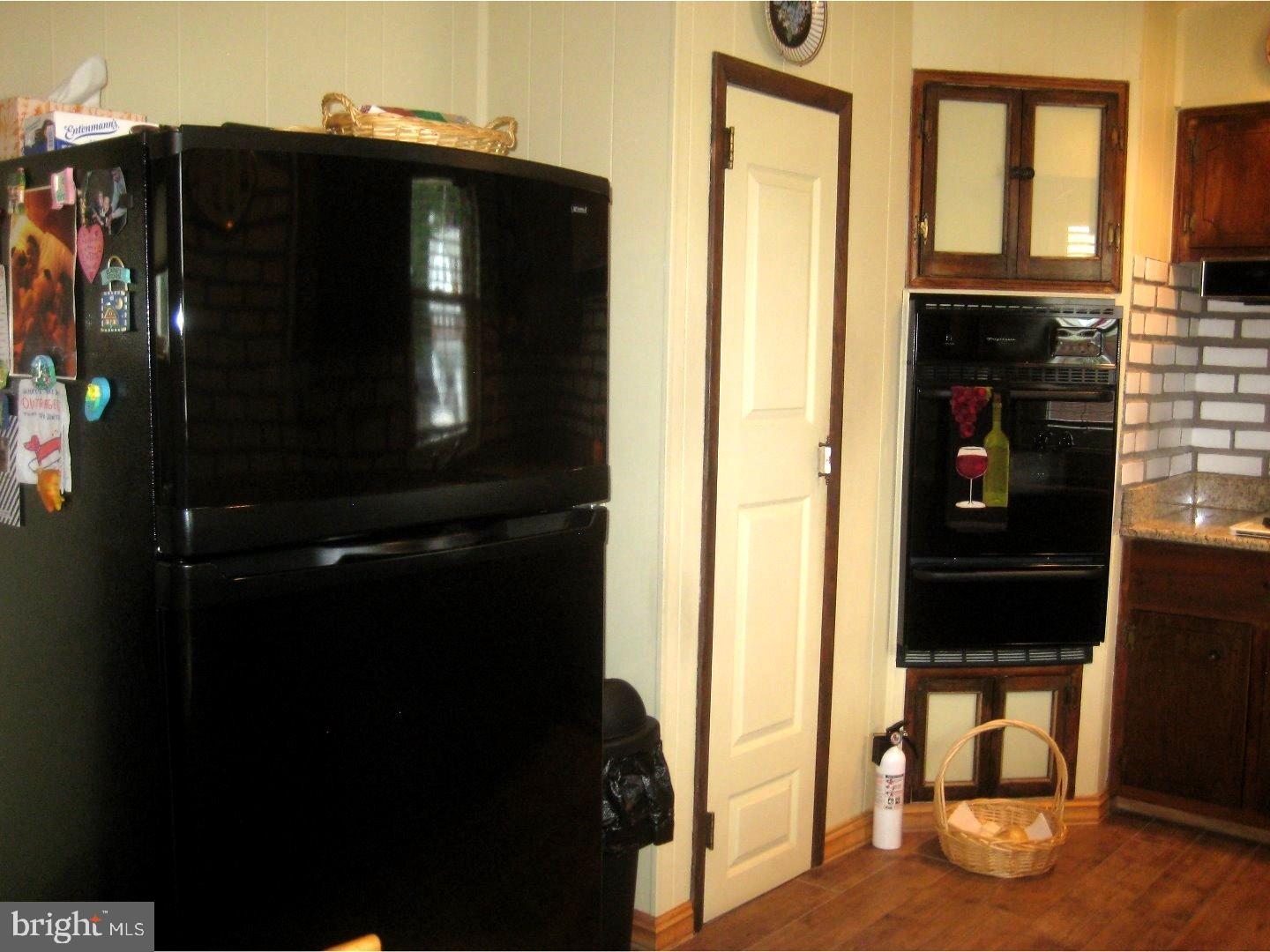 2733 Northview Street Philadelphia, PA 19152 - Photo 10 of 25 Kitchen