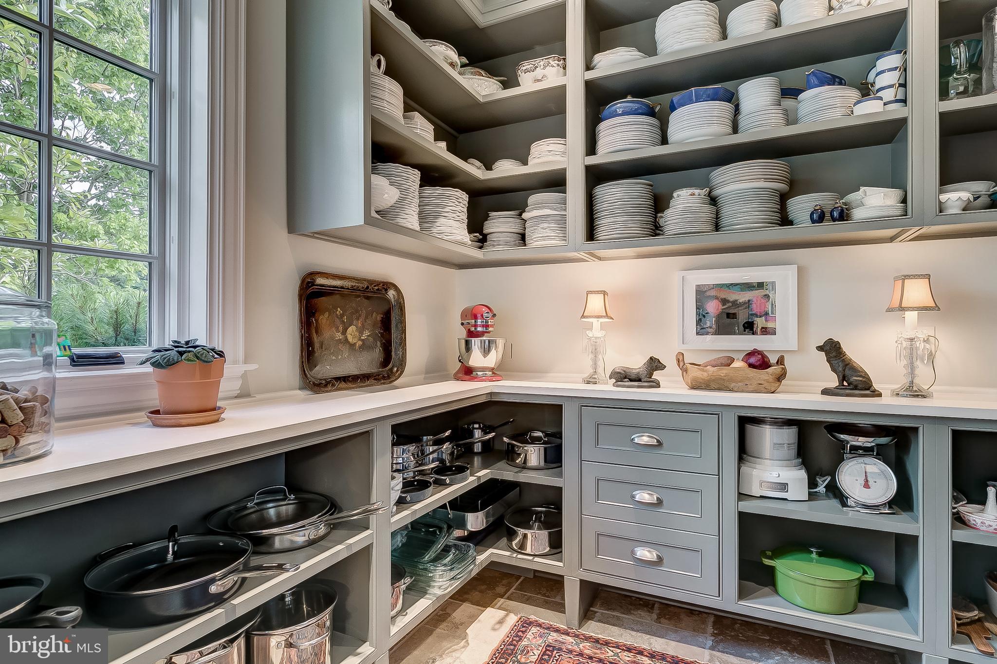 2639 Shepperd Road Monkton, MD 21111 - Photo 14 of 68 Dish closet