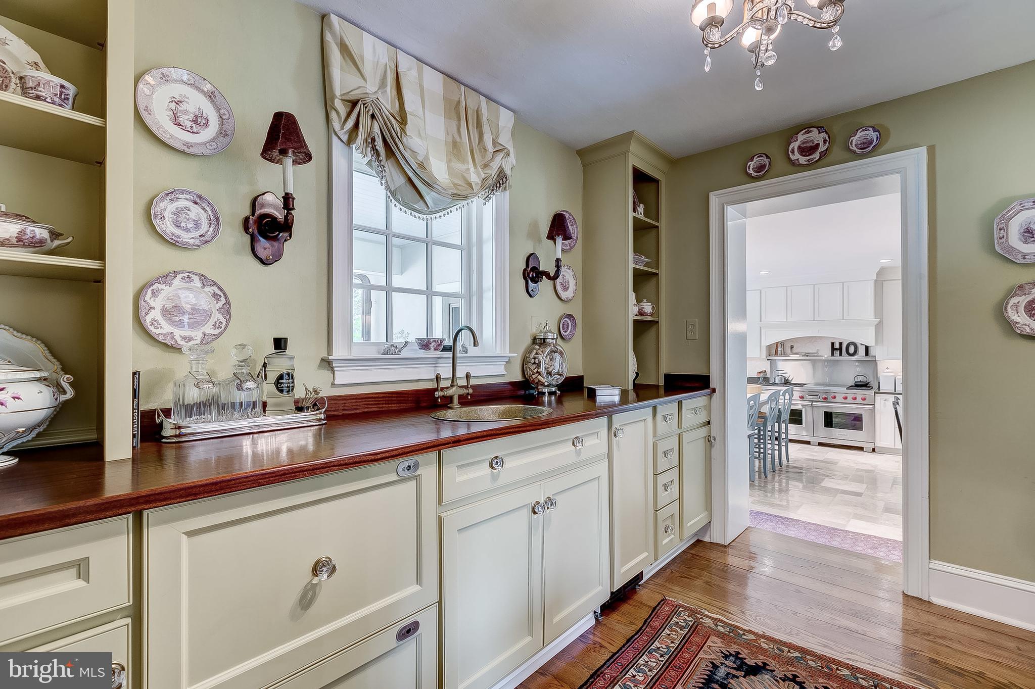 2639 Shepperd Road Monkton, MD 21111 - Photo 25 of 68 Kitchen pantry