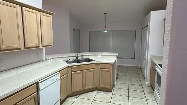 $2,200 | 534 Lake Sumner Drive, Groveland, FL 34736