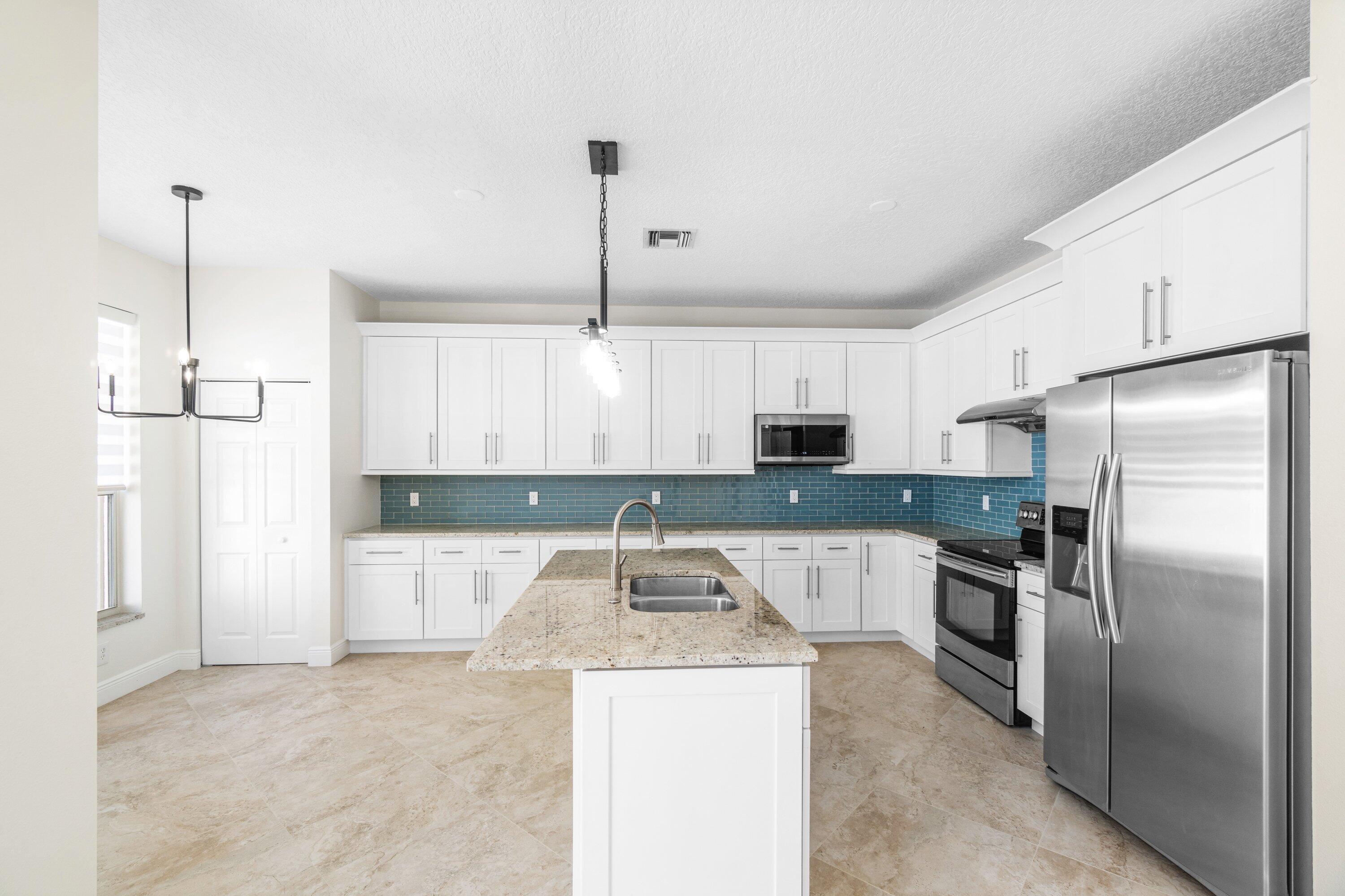 10889 Tamoron Lane Boca Raton, FL 33498 - Photo 8 of 33 10889 Tamoron Lane