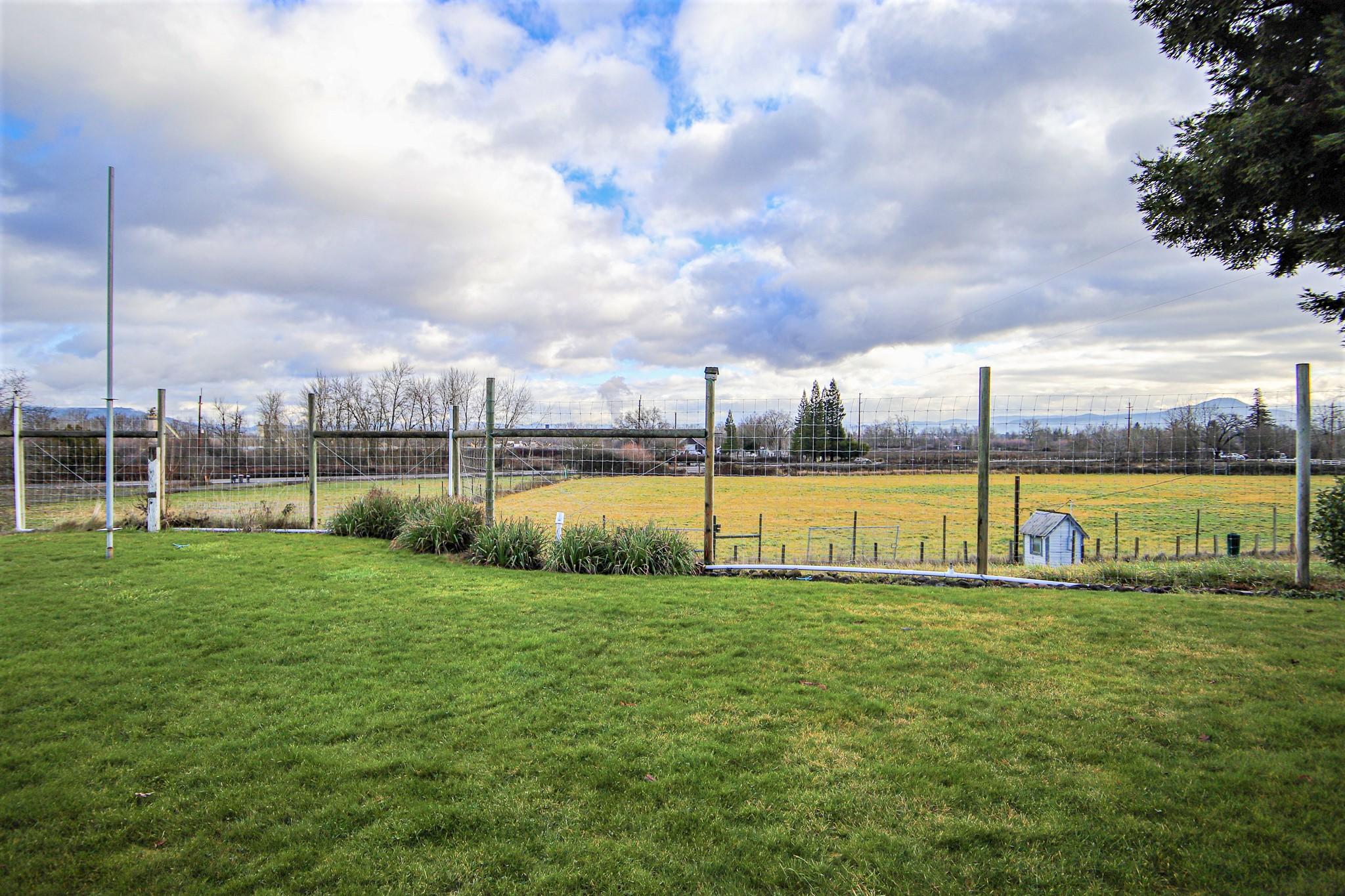 6577 Blackwell Road Central Point, OR 97502 - Photo 22 of 27 a view of a city
