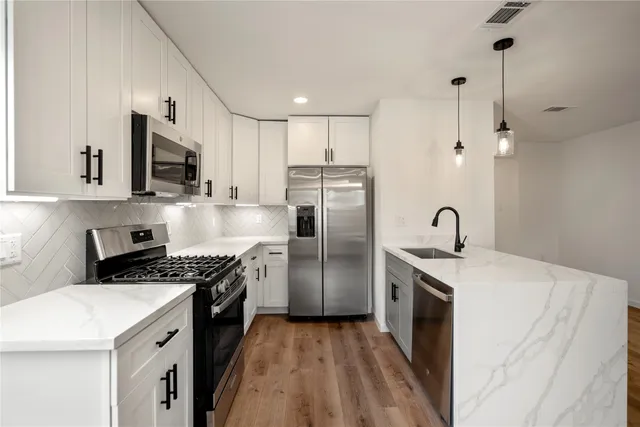 $2,150 | 3923 Alsace Street, Houston, TX 77021