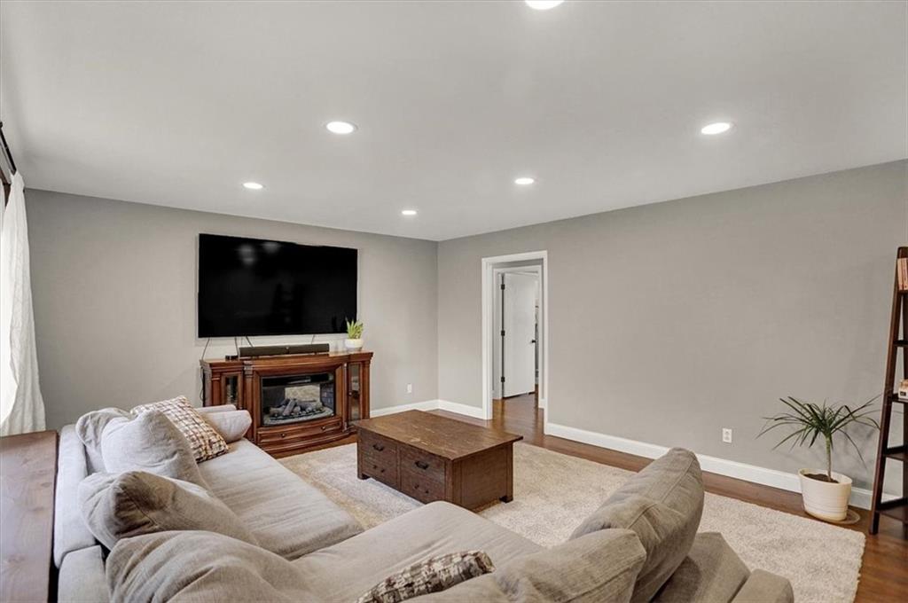 5580 Fenmore Road Indianapolis, IN 46228 - Photo 6 of 38 Gallery Image 6