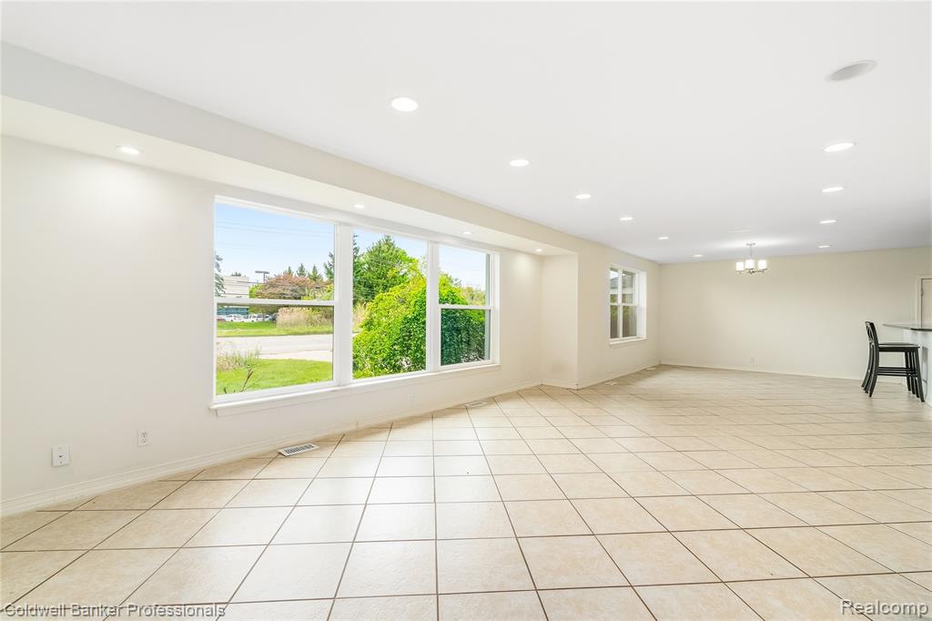 7841 Haggerty Road Belleville, MI 48111 - Photo 4 of 20