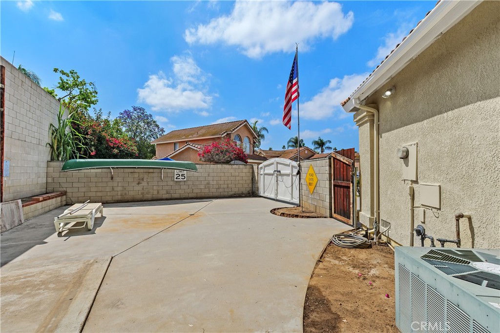 8405 Eastbrook Court Riverside, CA 92504 - Photo 46 of 49 Side