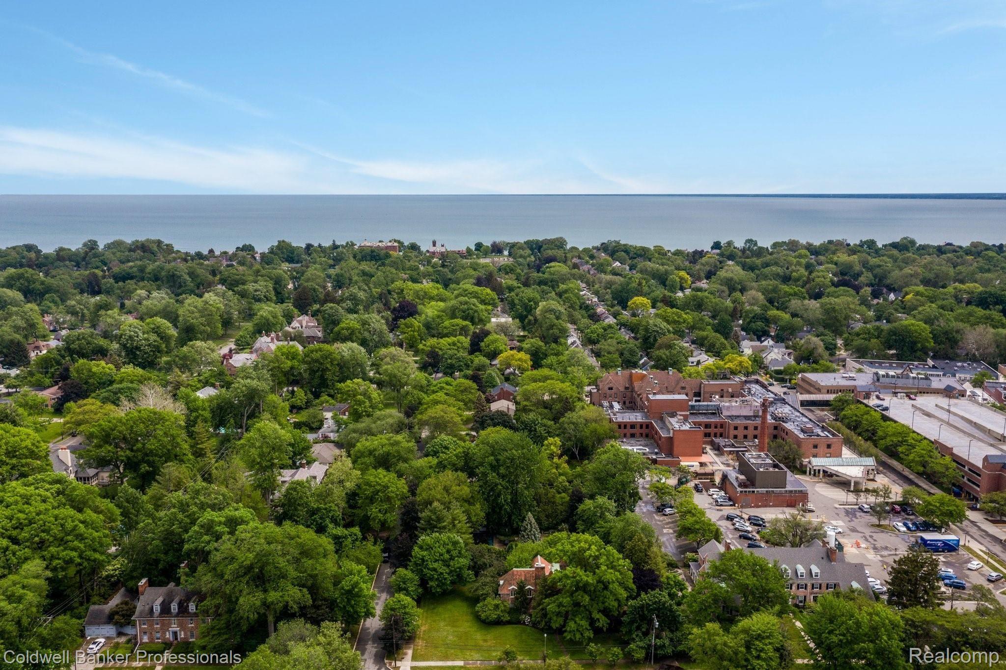 166 Ridge Road Grosse Pointe, MI 48236 - Photo 54 of 78 54-web-or-mls-166 Ridge Road Grosse Pointe Farms0053.jpg