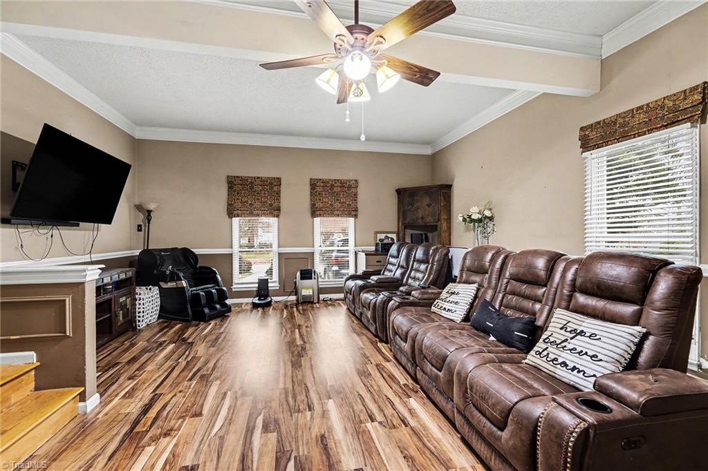 4008 Deerfield Street High Point, NC 27265 - Photo 2 of 29 Den 17.9 x 21.4