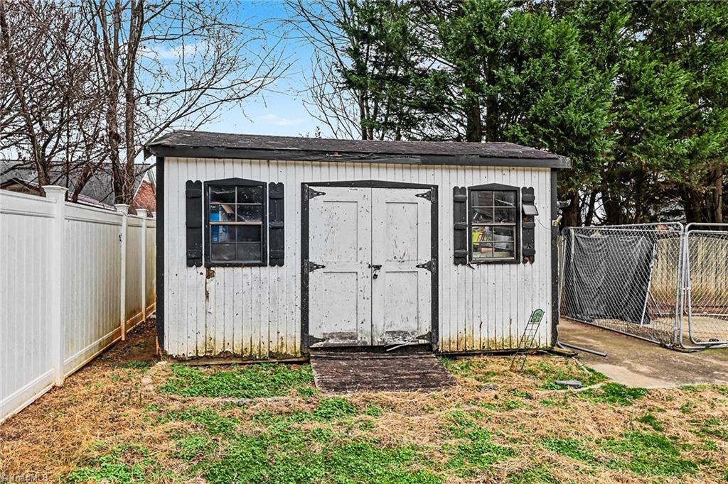 4008 Deerfield Street High Point, NC 27265 - Photo 24 of 29 outbuilding