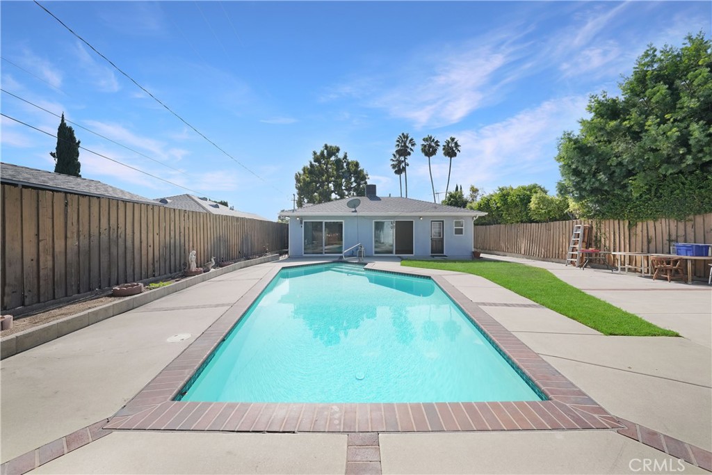 3837 Mountain View Avenue Pasadena, CA 91107 - Photo 23 of 41 a house view with a backyard space