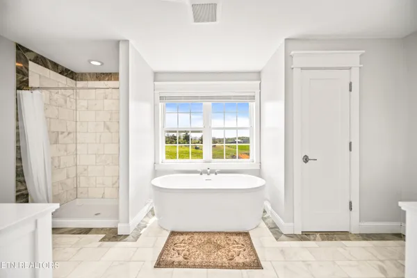 $949,999 | 159 Canary Lane, Speedwell, TN 37870