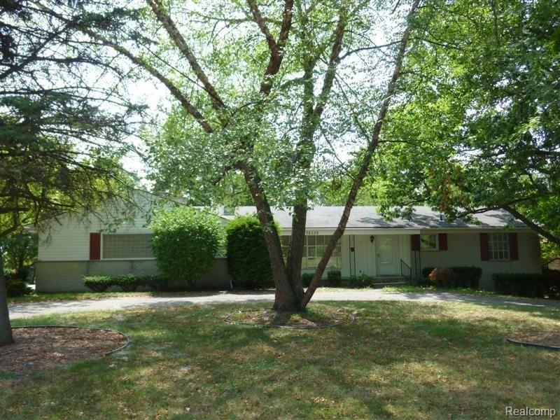 36559 West Lyman Road Farmington, MI 48331 - Photo 1 of 4 PRIMARY