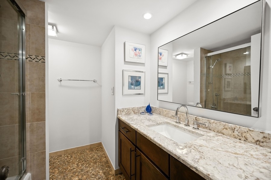 1671 Mission Hills Road, Unit 204 Northbrook, IL 60062 - Photo 14 of 17 Gallery Image 14
