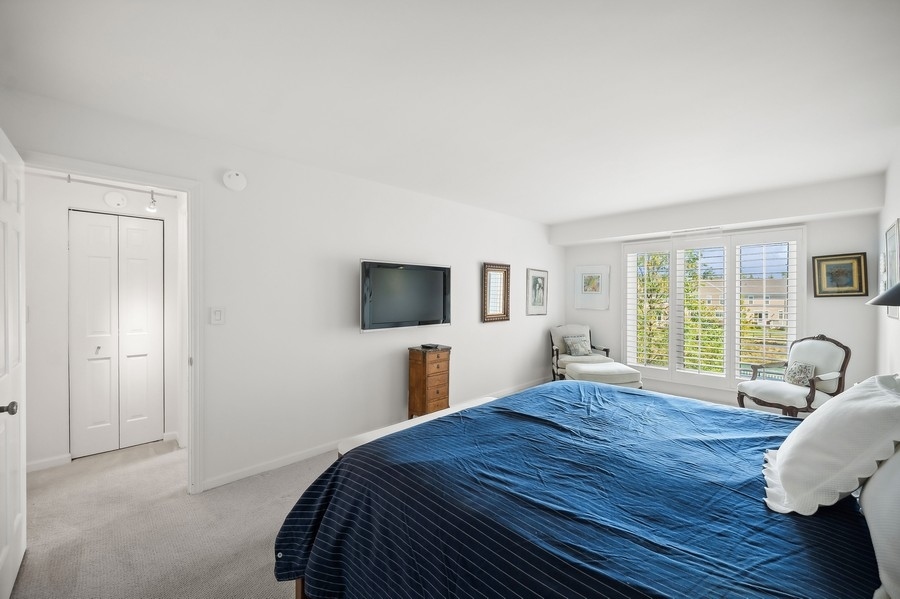 1671 Mission Hills Road, Unit 204 Northbrook, IL 60062 - Photo 10 of 17 Gallery Image 10