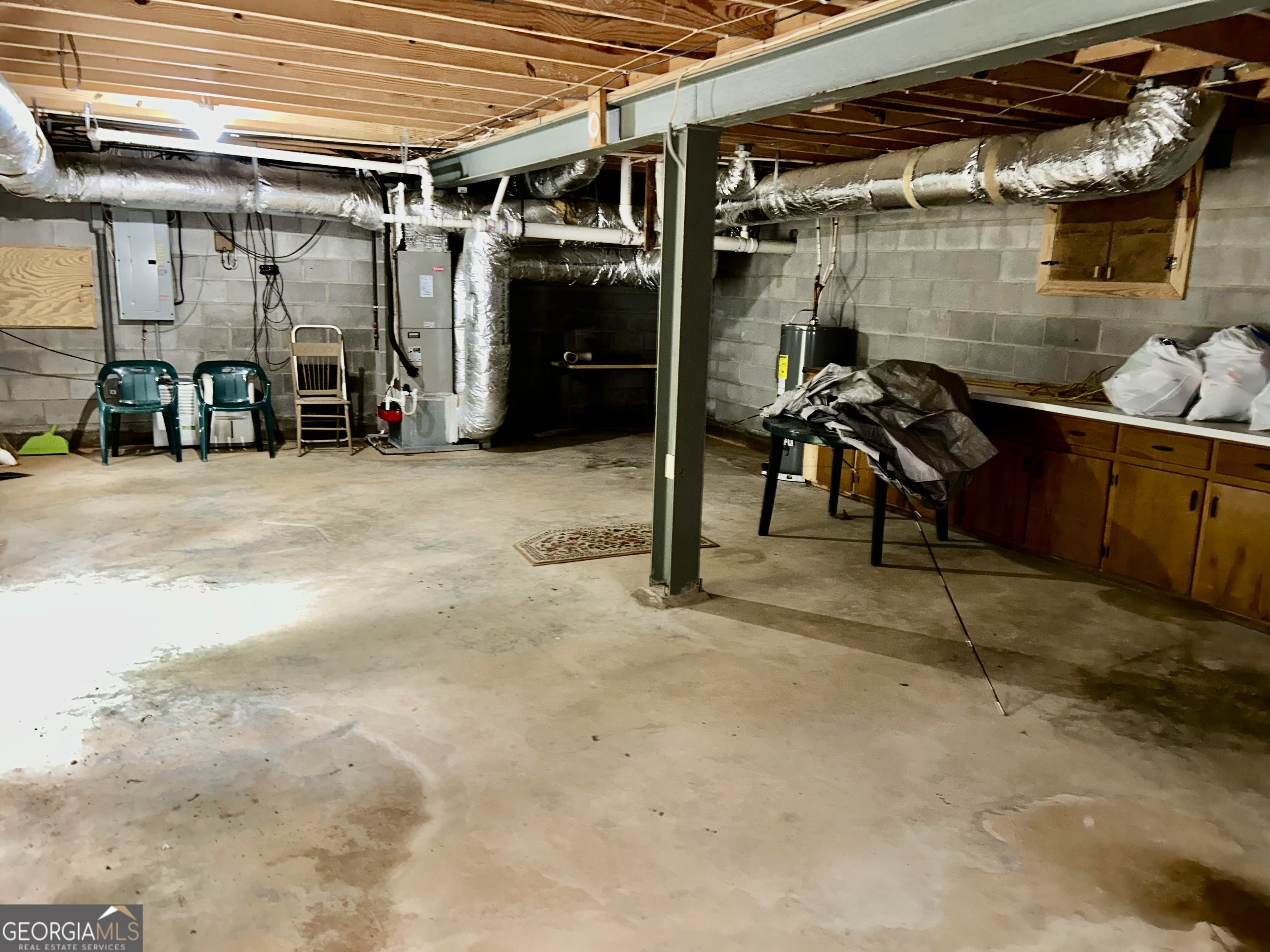 3272 Horace Road Bowman, GA 30624 - Photo 34 of 40 a view of a garage with table and chairs