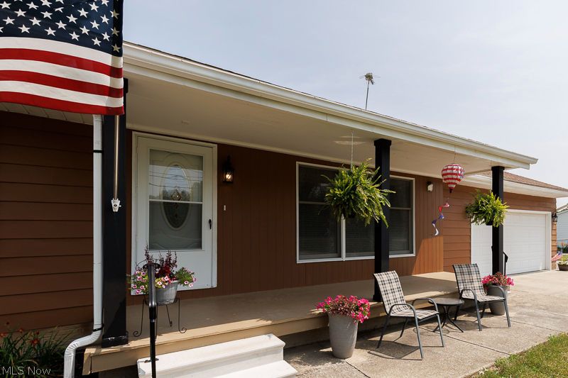 44194 Parsons Road Oberlin, OH 44074 - Photo 36 of 50 Come, have a seat at 44194 Parsons Rd.