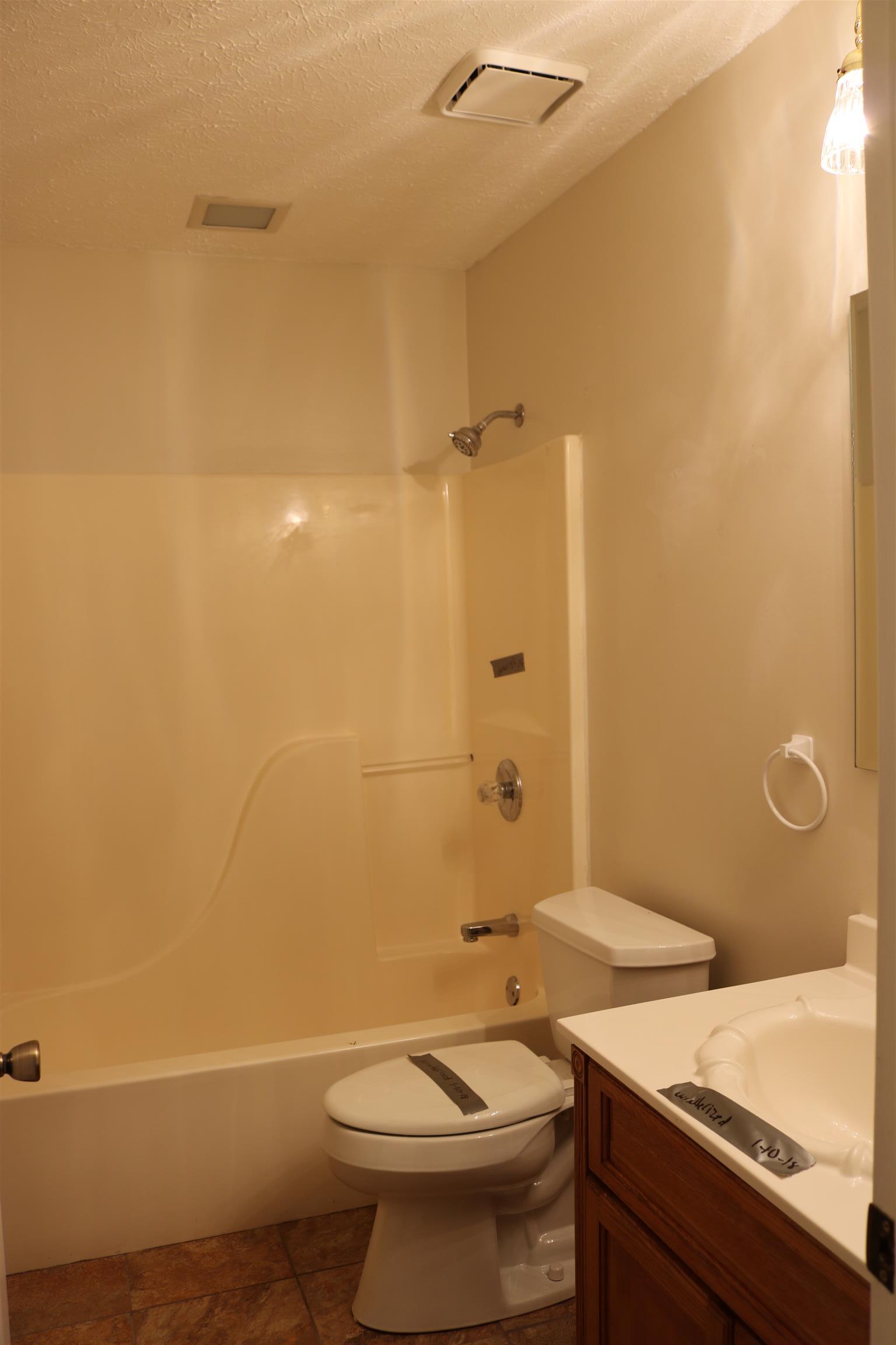 3963 Calista Road Cross Plains, TN 37049 - Photo 13 of 27 Full hallway bathroom for secondary bedroom and guest use.