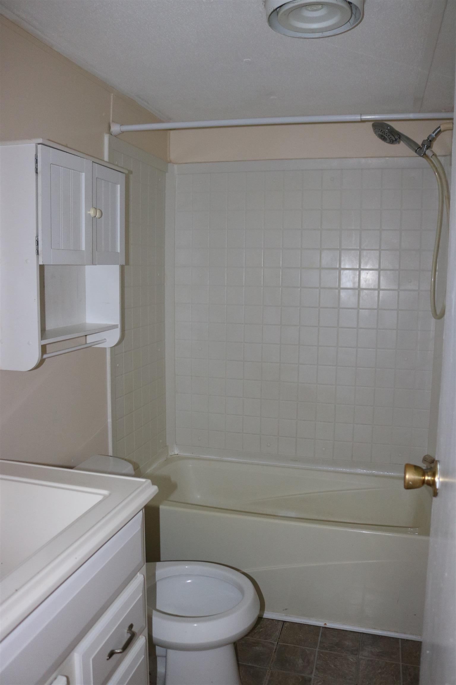 3963 Calista Road Cross Plains, TN 37049 - Photo 25 of 27 Full bathroom by the first bedroom.