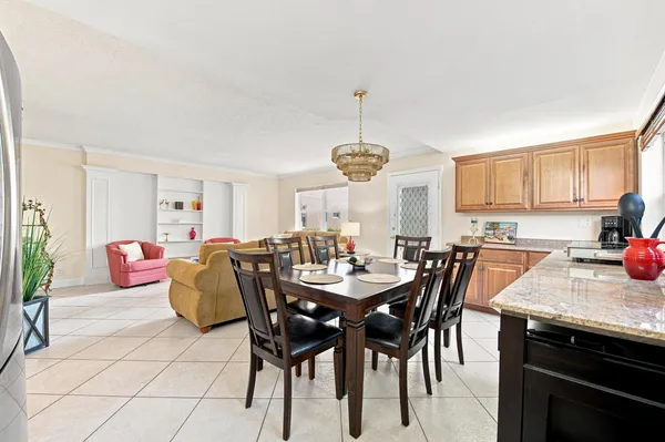 $1,800 | 4 Flanders A, Delray Beach, FL 33484