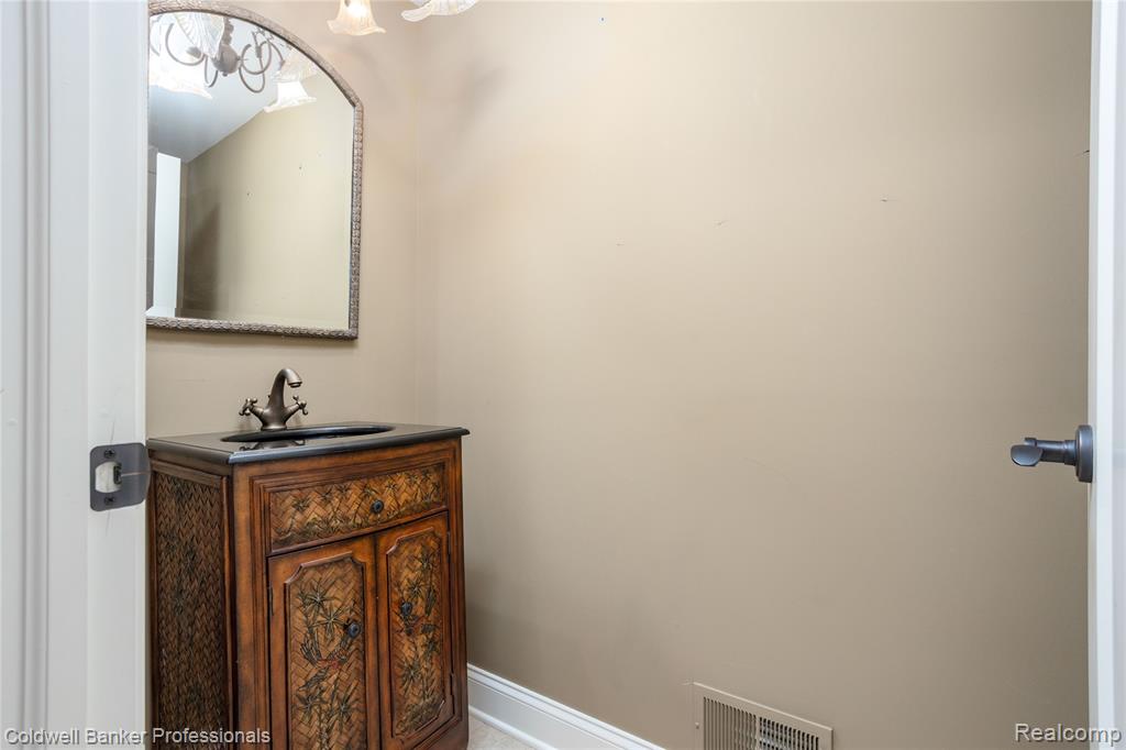 56 Oxford Road Grosse Pointe Shores, MI 48236 - Photo 40 of 64
