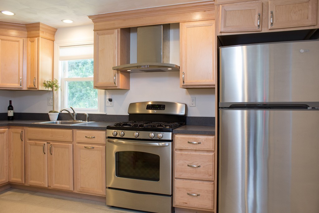 31 Netta Road Dedham, MA 02026 - Photo 5 of 22 Gallery Image 5