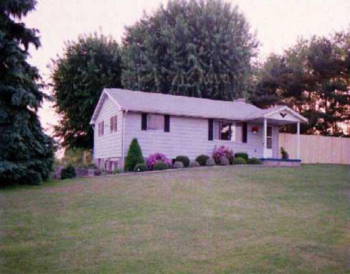 22 Moore Road Clinton, PA 15026 - Photo 1 of 1 Gallery Image 1