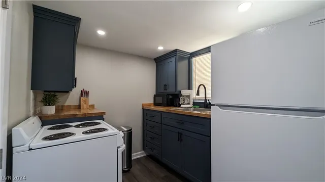 $3,600,000 | 1650 West Center Street, Beatty, NV 89003