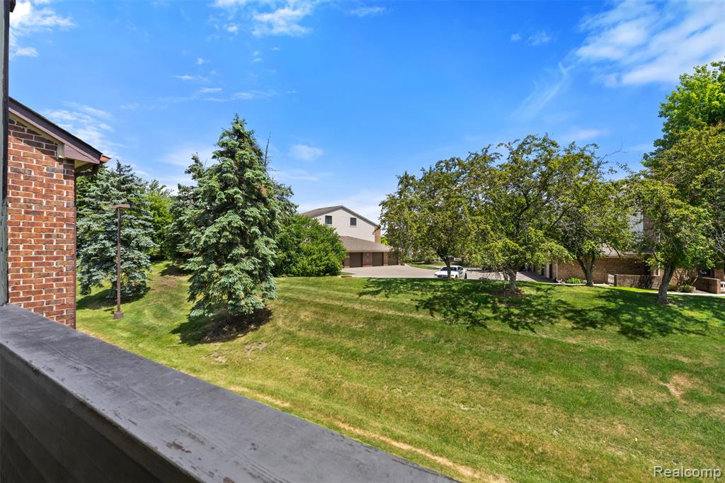 6680 Ridgefield Circle West Bloomfield, MI 48322 - Photo 25 of 50 Gallery Image 25