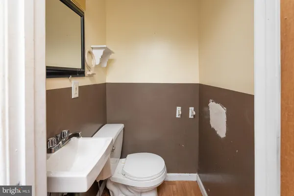 a bathroom with a toilet