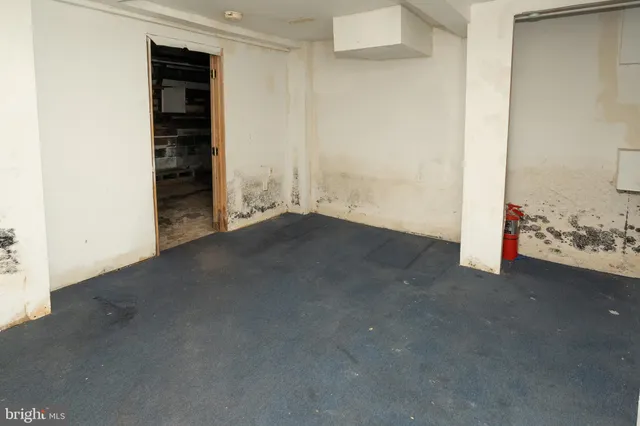 $260,000 | 33 Clementon Road West, Gibbsboro, NJ 08026