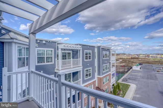 a city view with of a lake