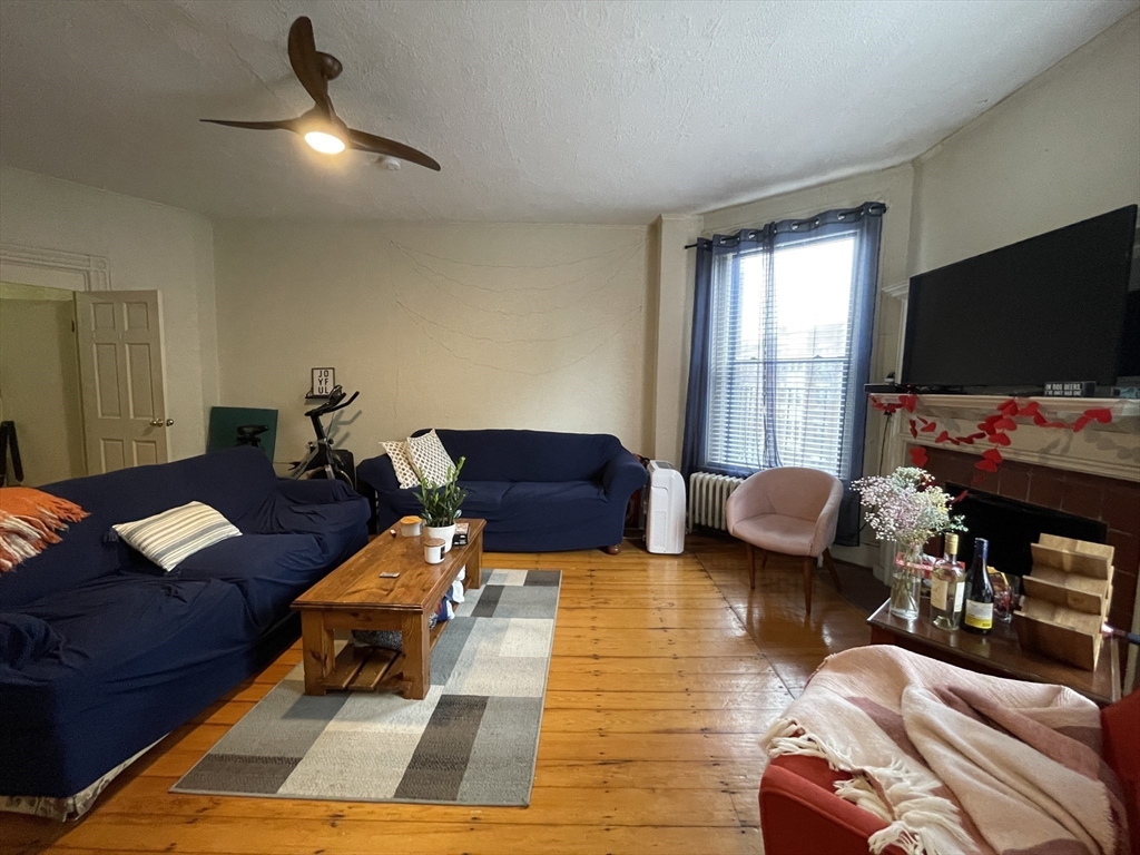 914 Beacon Street, Unit 2 Boston, MA 02215 - Photo 2 of 13