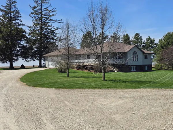 $695,000 | 33303 County Road 29, Peterson, MN 55962