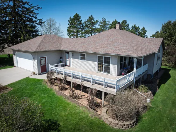 $695,000 | 33303 County Road 29, Peterson, MN 55962