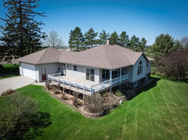 $695,000 | 33303 County Road 29, Peterson, MN 55962