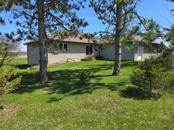 $695,000 | 33303 County Road 29, Peterson, MN 55962