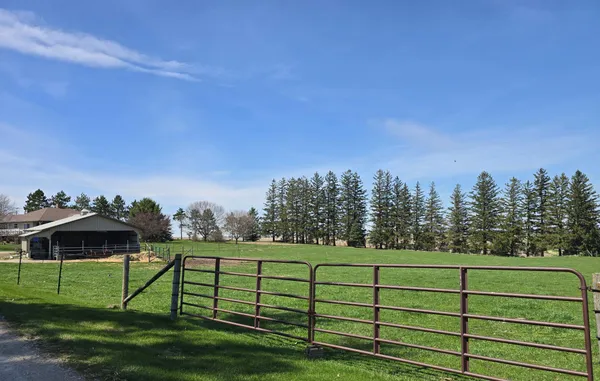 $695,000 | 33303 County Road 29, Peterson, MN 55962