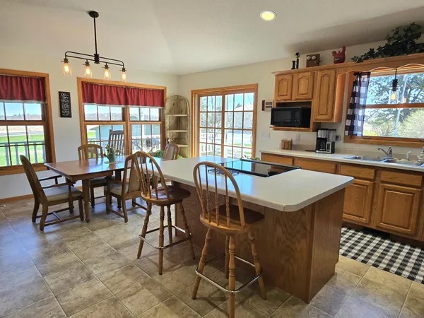 $695,000 | 33303 County Road 29, Peterson, MN 55962
