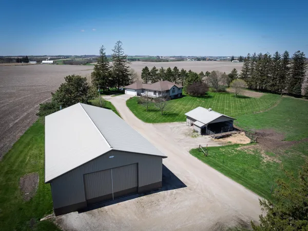 $695,000 | 33303 County Road 29, Peterson, MN 55962