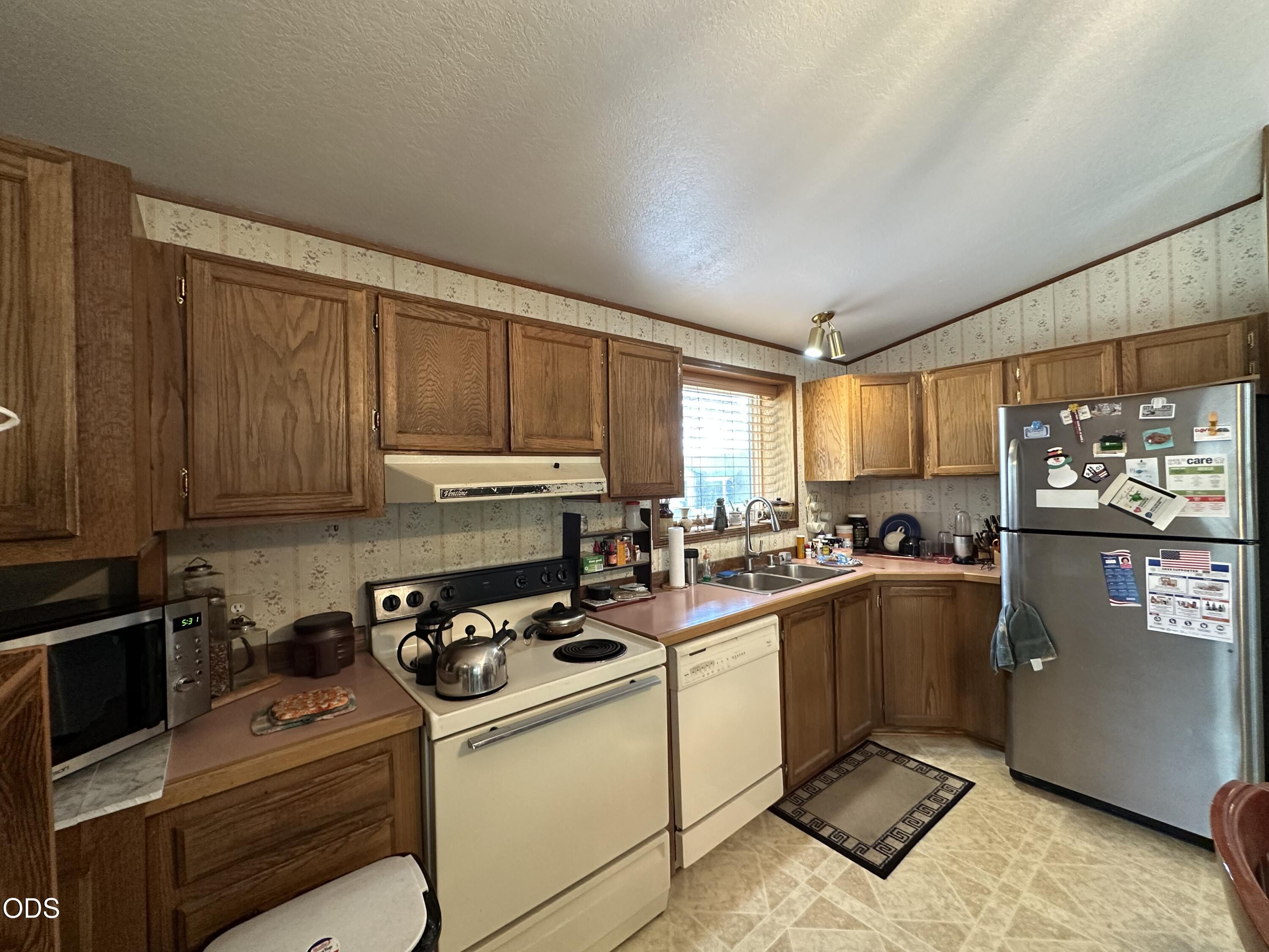 15531 Federal Road La Pine, OR 97739 - Photo 7 of 32