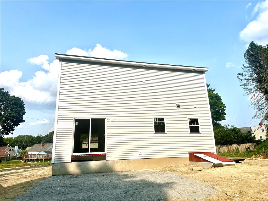 2 Danecroft Avenue Smithfield, RI 02828 - Photo 4 of 7