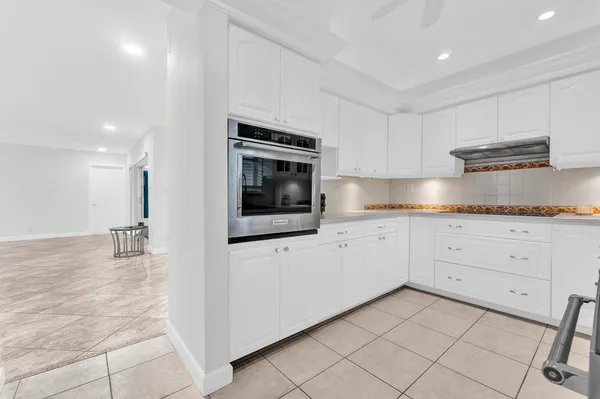 $5,000 | 5921 Northeast 15th Avenue, Fort Lauderdale, FL 33334